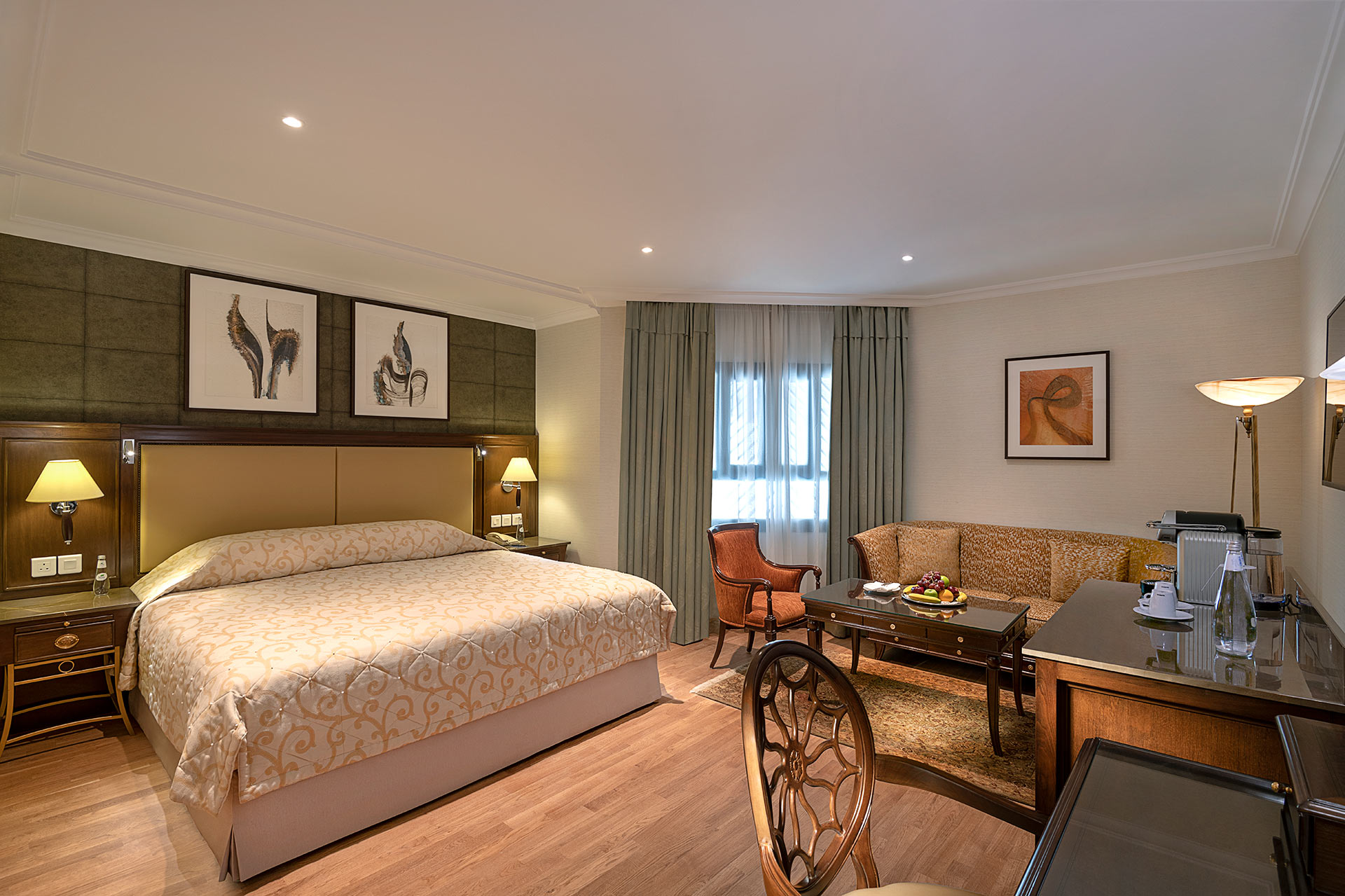 Premier City King Bed8